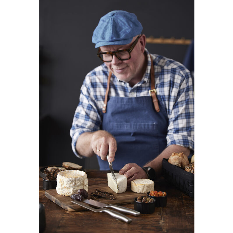 Ostebr&aelig;t med 3 knive