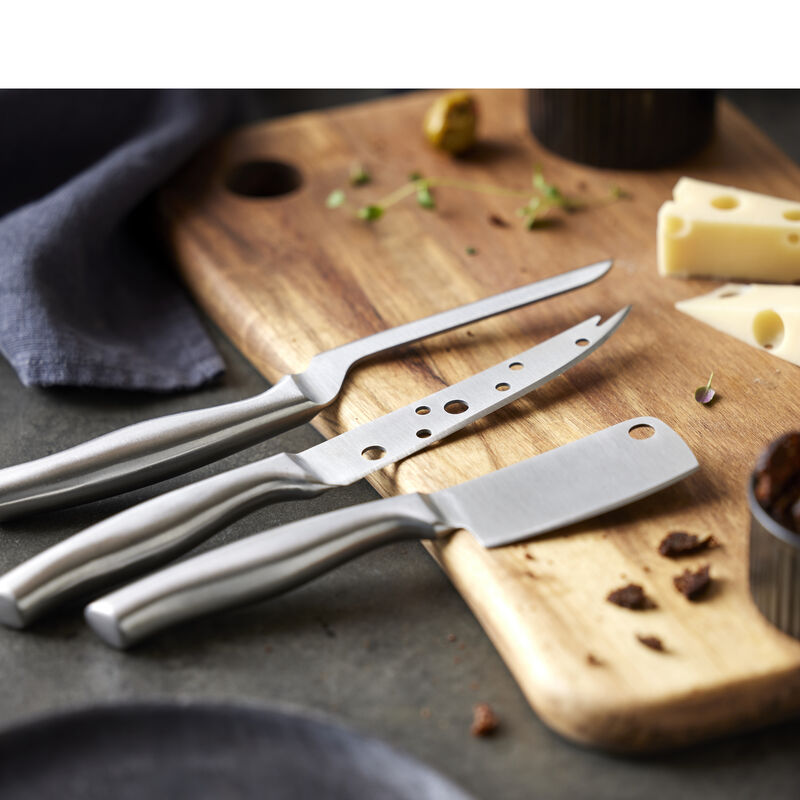 Ostebr&aelig;t med 3 knive