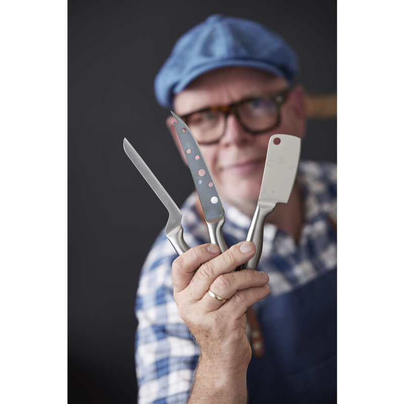 Ostebr&aelig;t med 3 knive