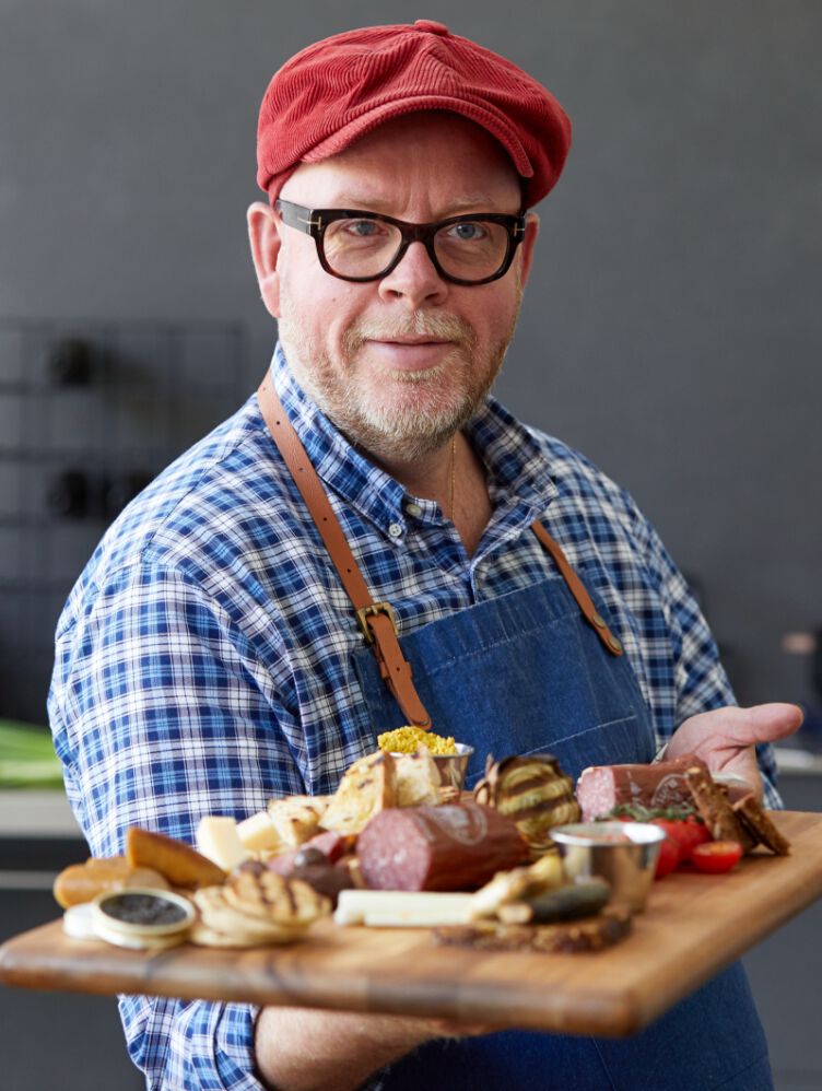 CLAUS HOLM CLAUS HOLM
